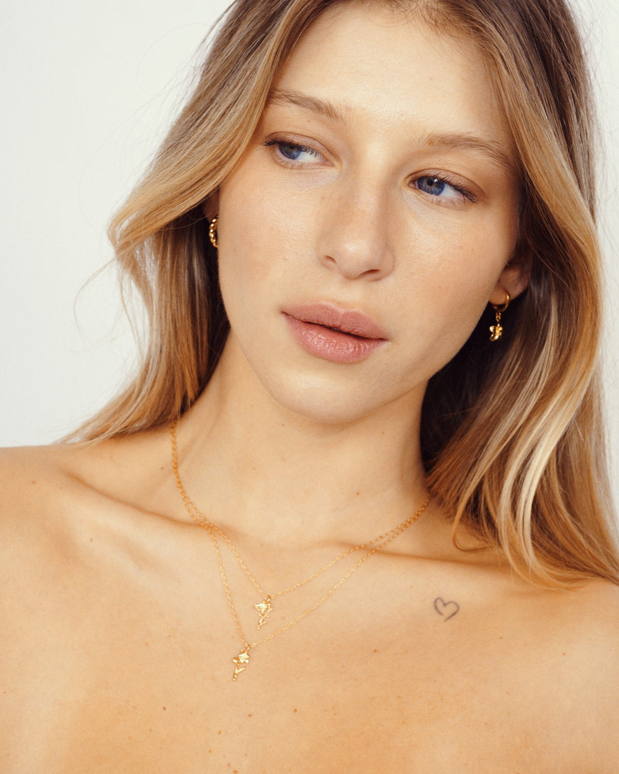 שרשרת זהב פרח חודש הלידה שלך