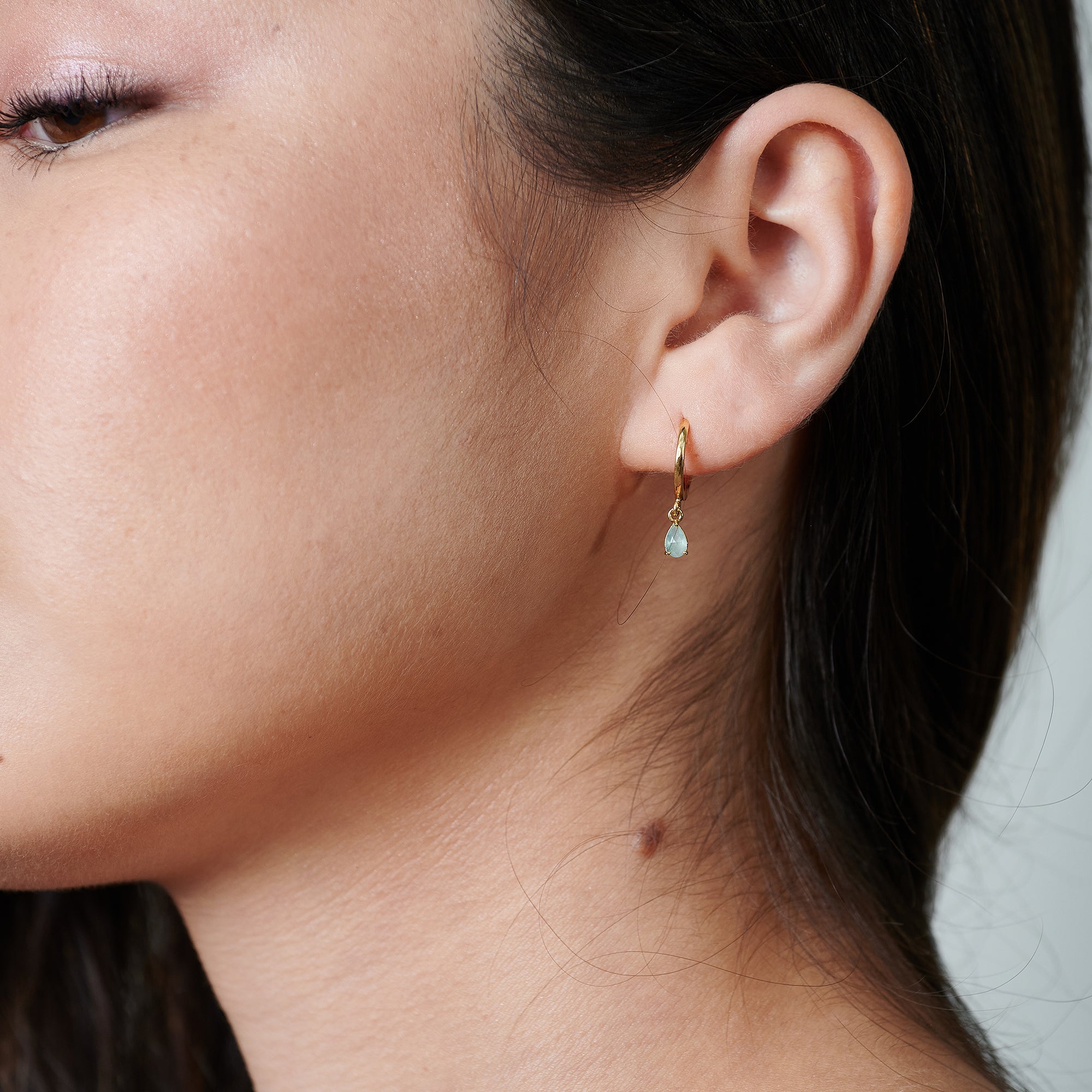 Delicate Teardrop Gold Earrings - HLcollection - Handmade Gold and Silver Jewelry