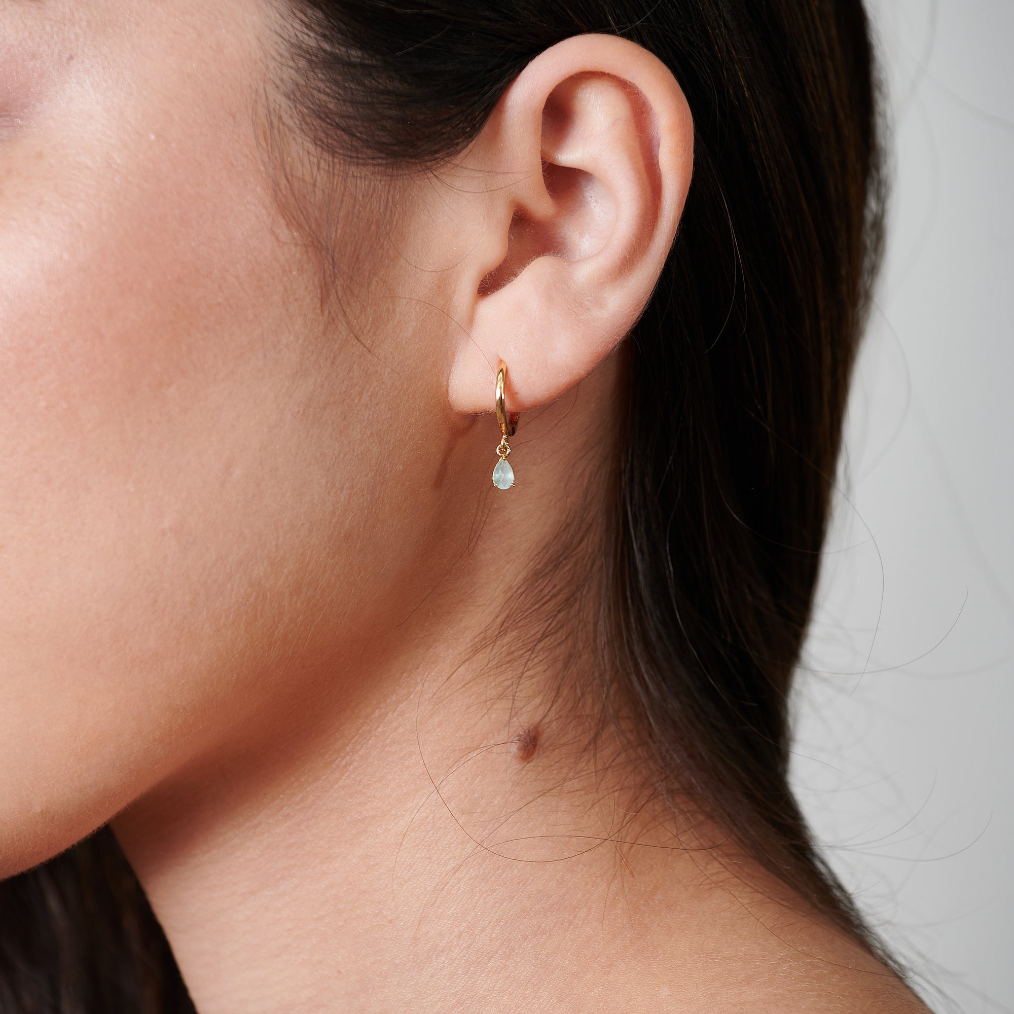 Delicate Teardrop Gold Earrings - HLcollection - Handmade Gold and Silver Jewelry