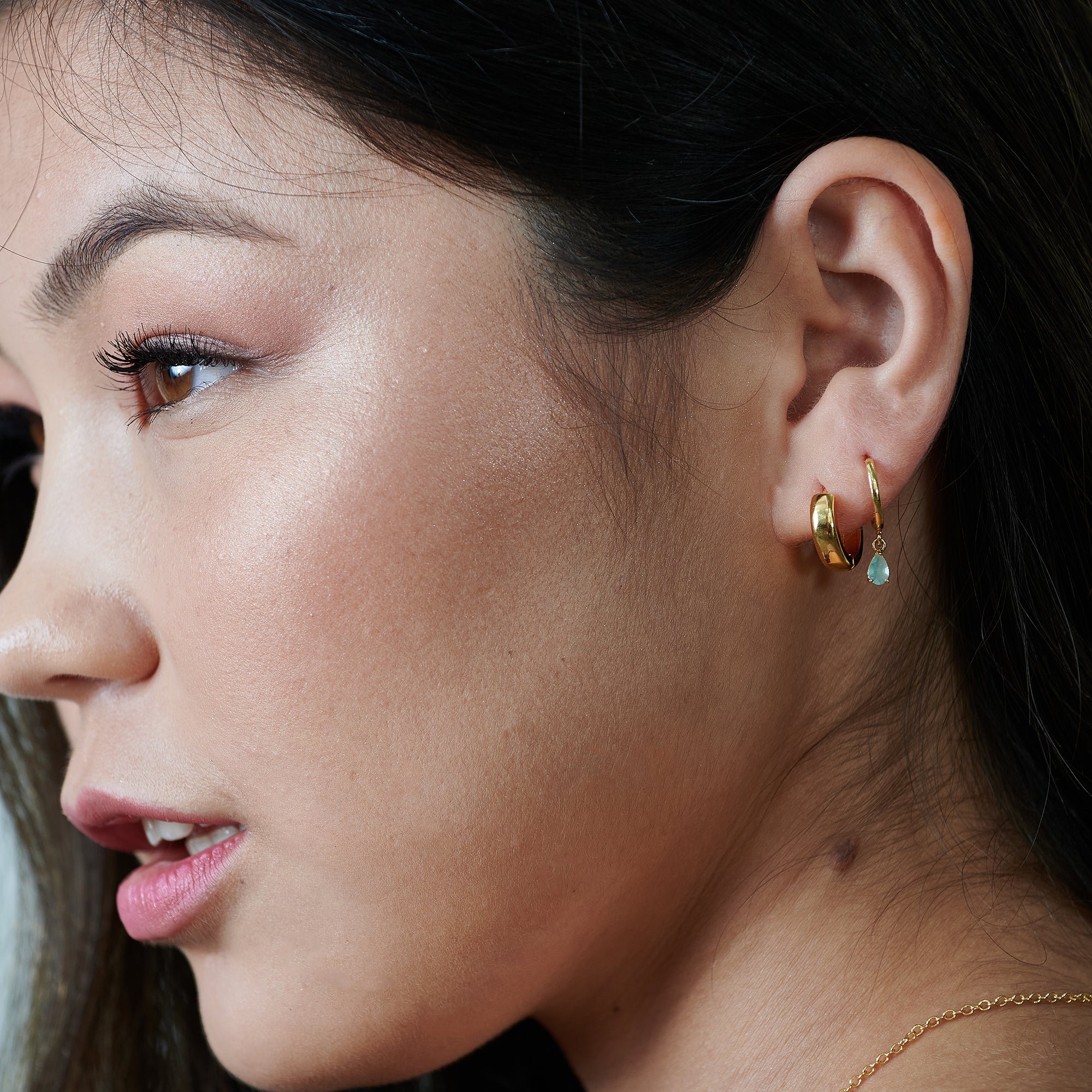 Delicate Teardrop Gold Earrings - HLcollection - Handmade Gold and Silver Jewelry