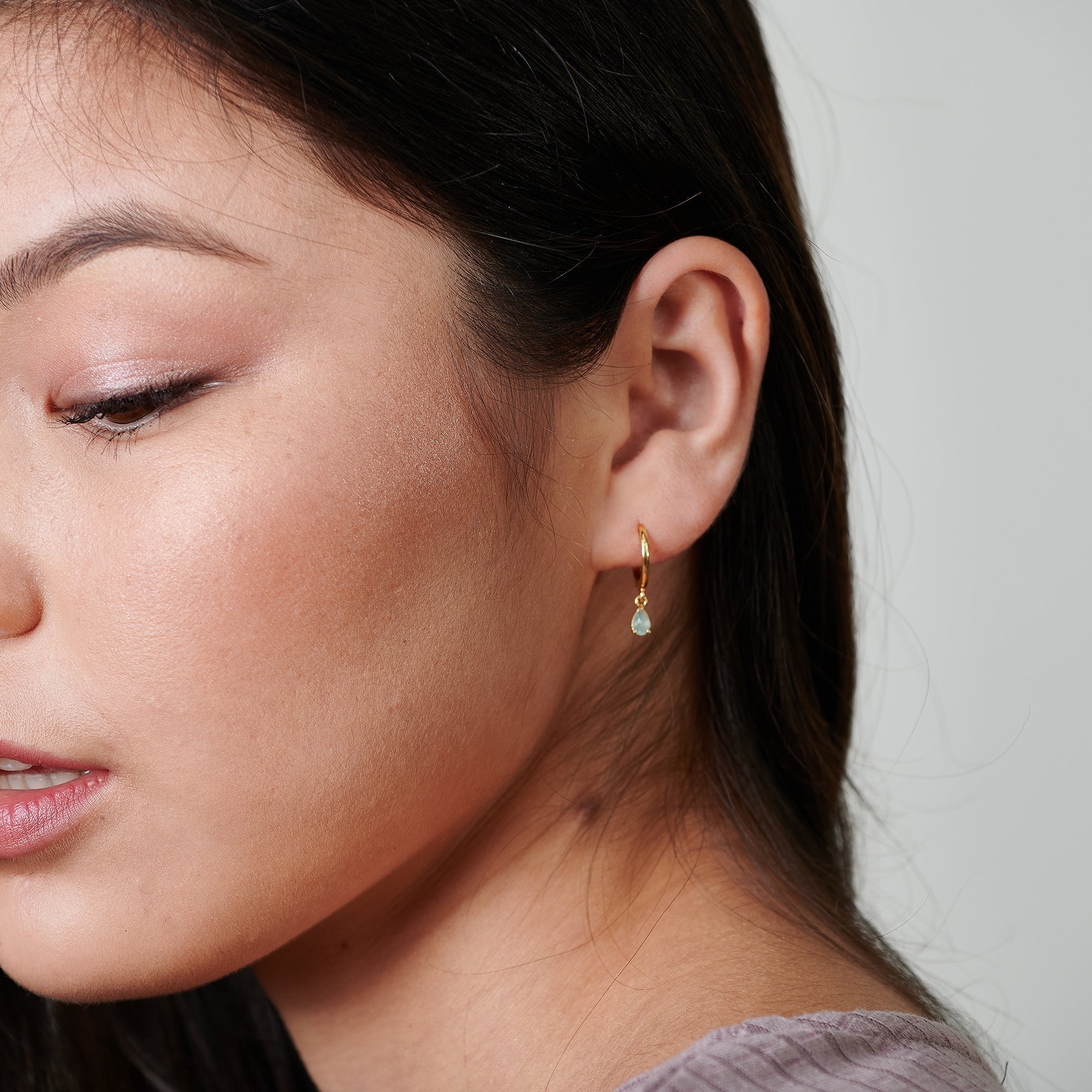 Delicate Teardrop Gold Earrings - HLcollection - Handmade Gold and Silver Jewelry
