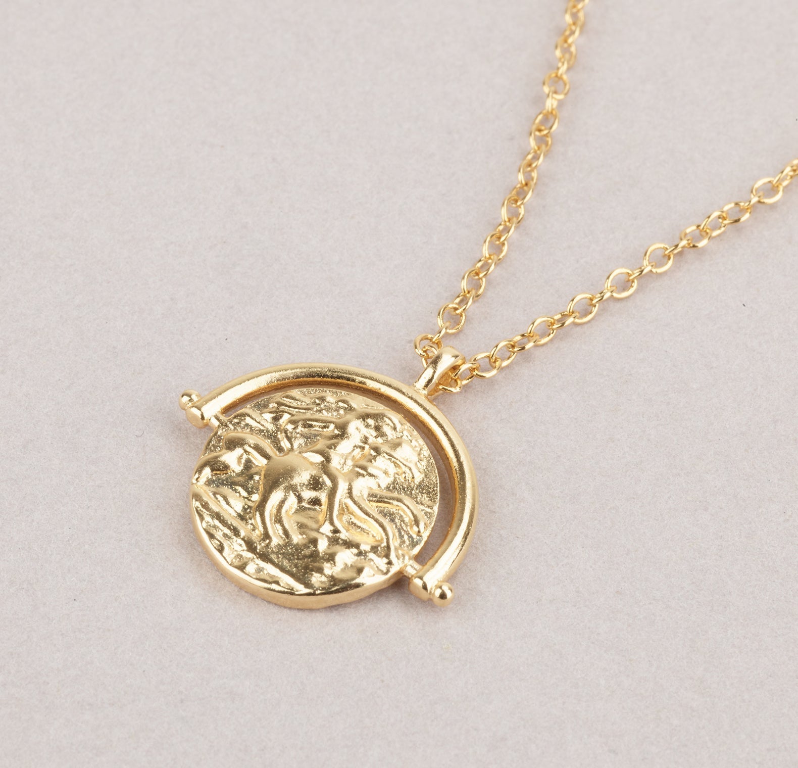 Gold Medallion Necklace - HLcollection - Handmade Gold and Silver Jewelry