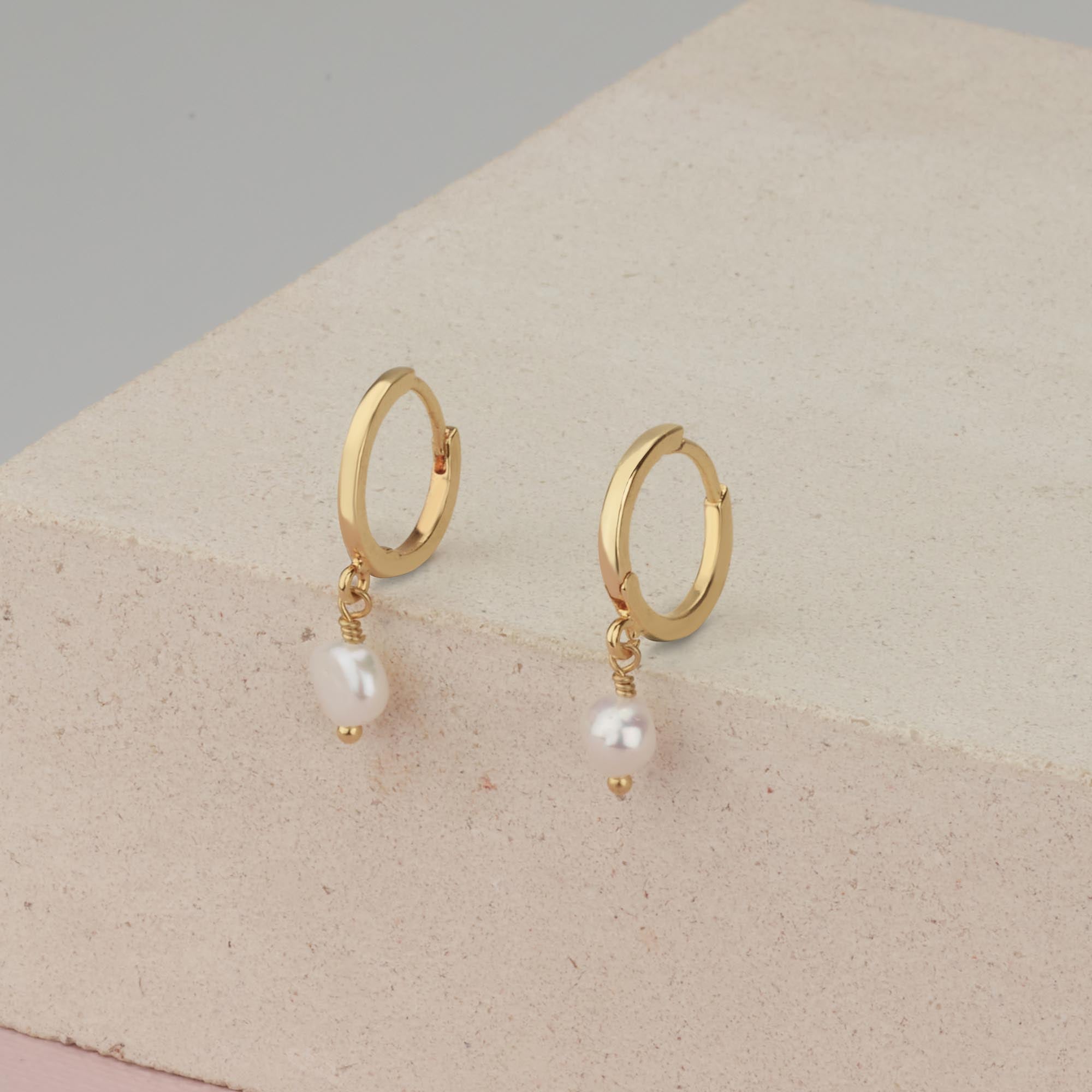 Gold Pearl Huggie Hoop Earrings - HLcollection - Handmade Gold and Silver Jewelry